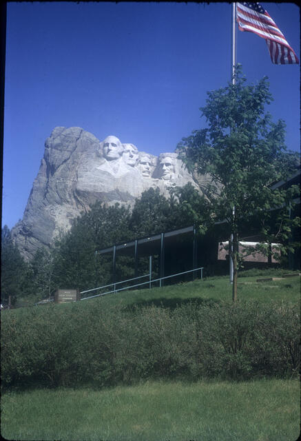 Mount Rushmore 01