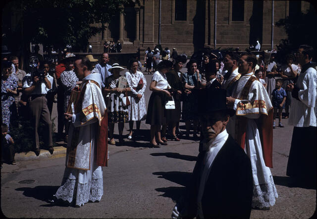 Pontifical Procession 09