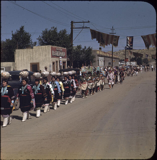 Zuni Women 01