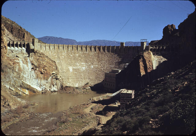 Roosevelt Dam 01